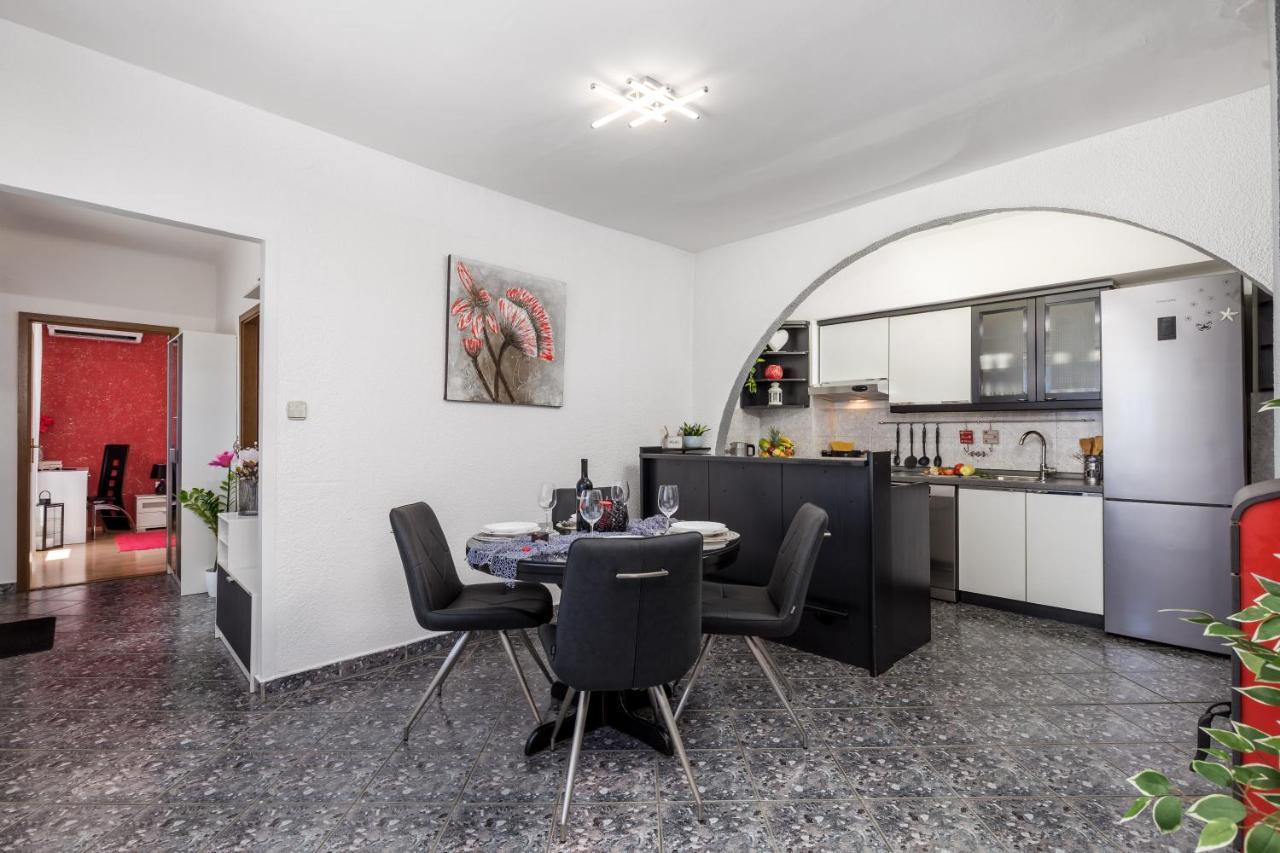 Villa Summer Oasis Добринь Экстерьер фото